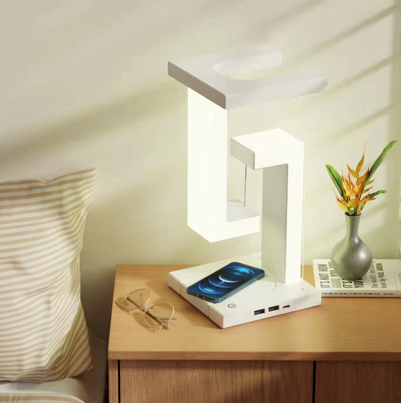 Creative Smartphone Wireless Charging Suspension Table Lamp Balance Lamp Floating For Home